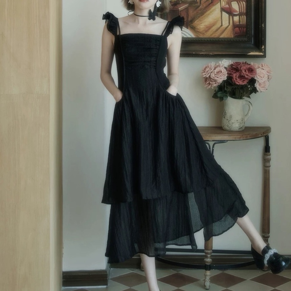 Elegant Black Sleeveless Dress
